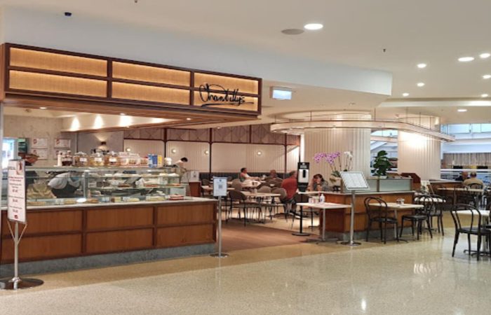 Chantilly cafe banner