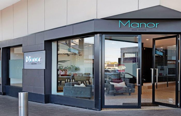 Manor real estate banner