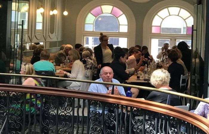 cellinis-bar-restaurant-featured-image